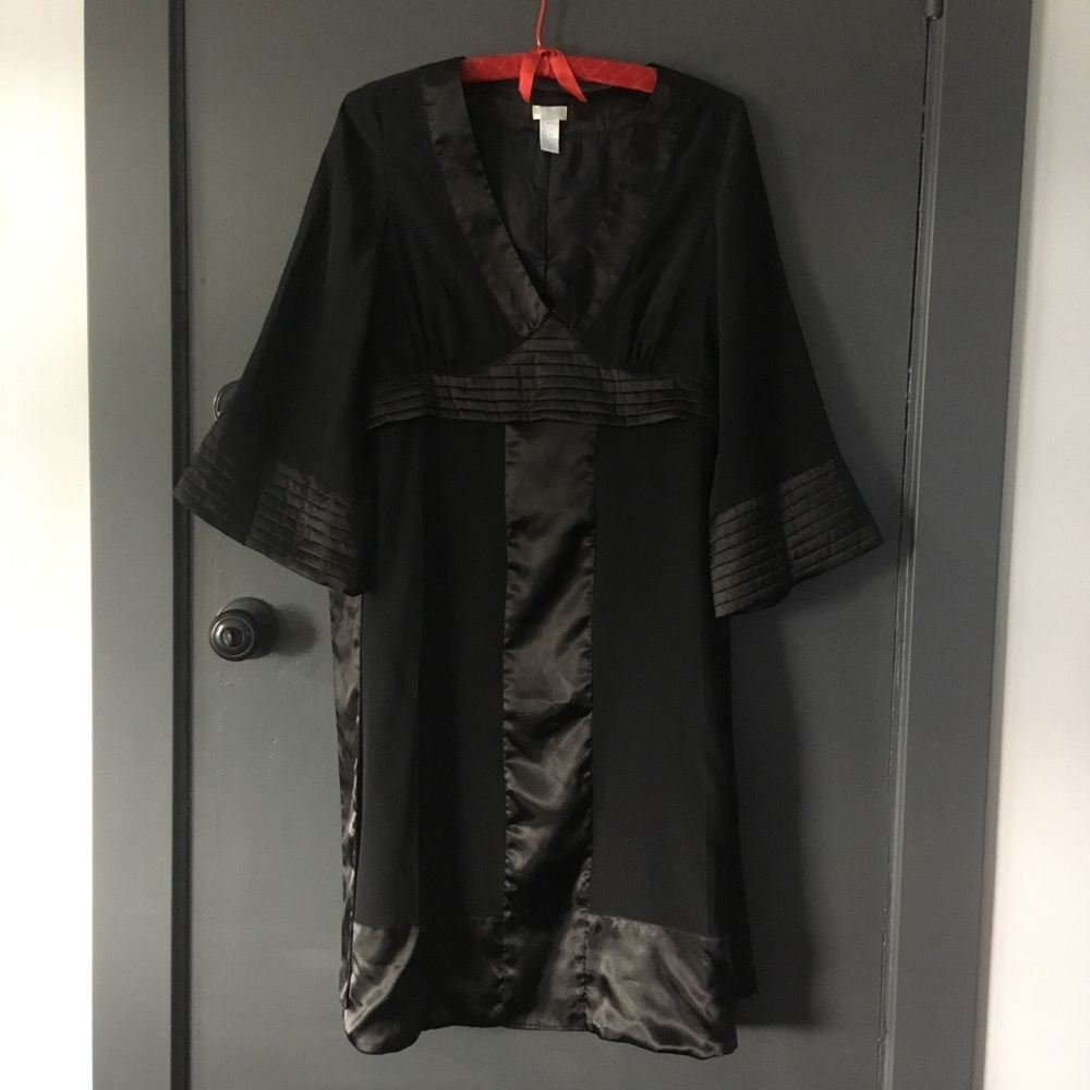 Aqua 🔮 Black Silk Bell Sleeve Dress - Black S/M